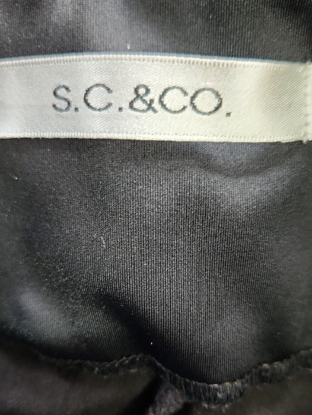 Women's Black Pull-On Capri Pants with High Waistband - Picture 4 of 5